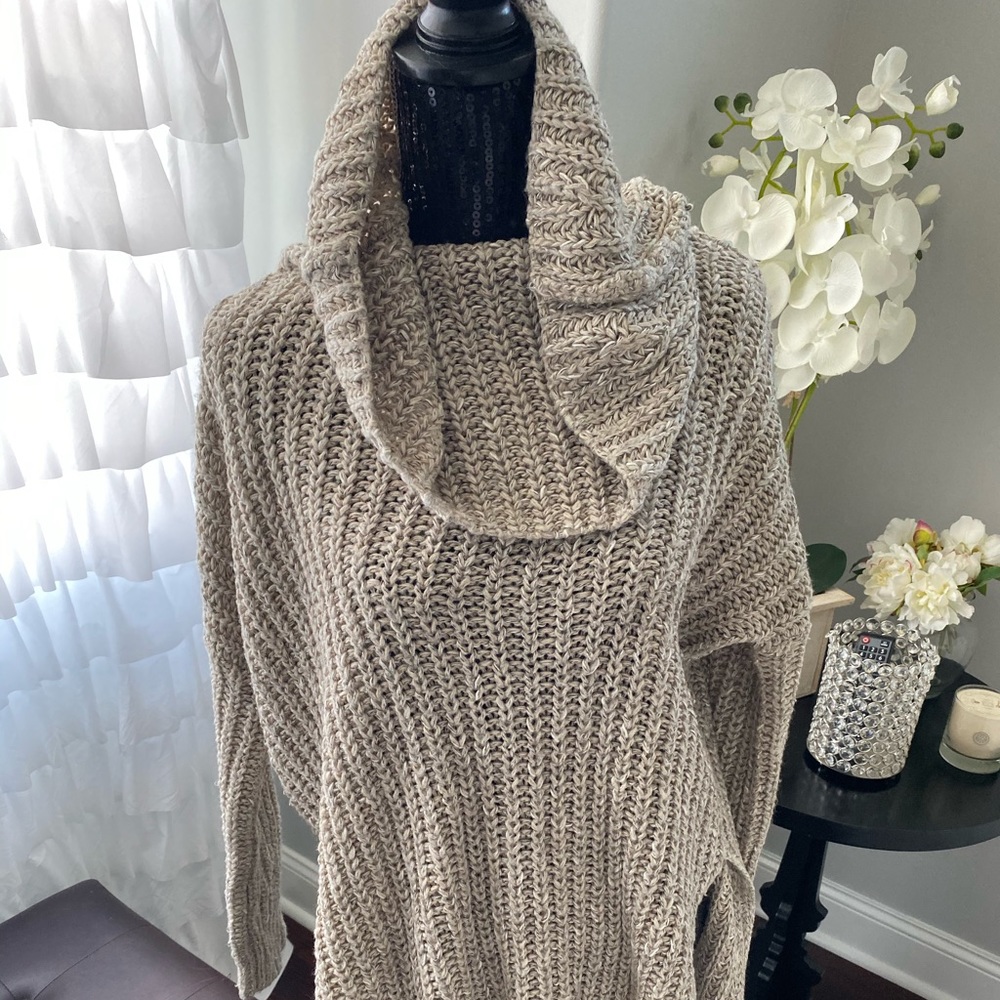 Zara Tan sweater